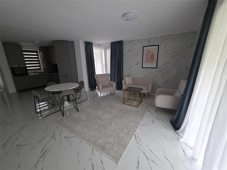 Duplex cu 5 camere cu Canalizare în Central