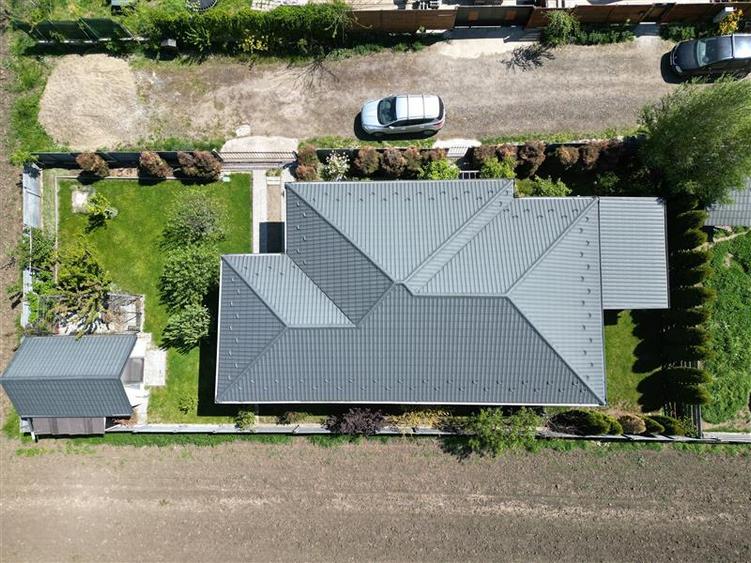 Casă individuală cu 4 camere cu Teren 479 Mp în Aeroport