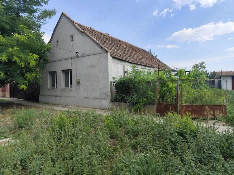 Casă cu 3 camere în Cenei