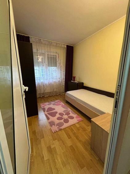 Apartament cu 3 camere semidecomandat în Dacia