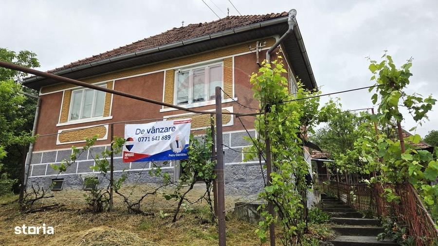 Casă cu 3 camere semidecomandat în Habic
