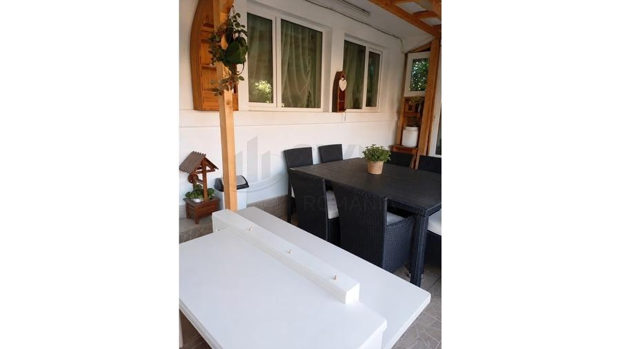 Casă individuală cu 5 camere cu Canalizare în Colentina