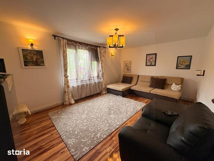 Casă cu 5 camere cu Teren 250 Mp în Lazaret