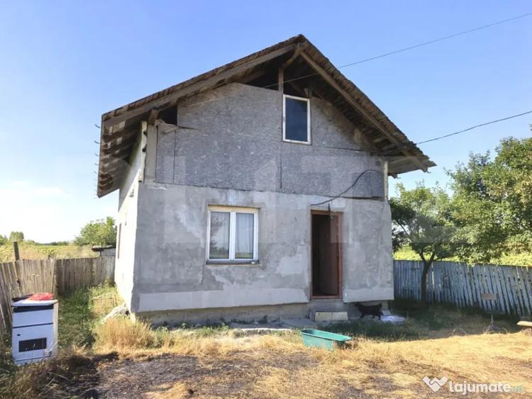 Casă cu 1 camere cu Teren 2700 Mp în Prisăcani