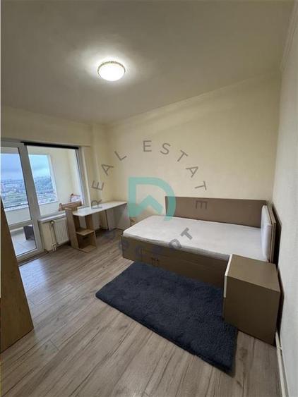 Apartament cu 4 camere decomandat în Centrul Civic