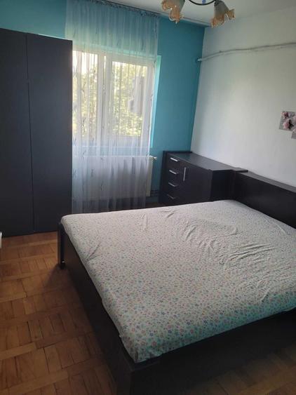 Apartament cu 3 camere decomandat în Aradului