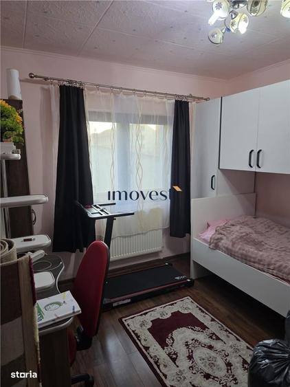Apartament cu 3 camere semidecomandat în Micro 16