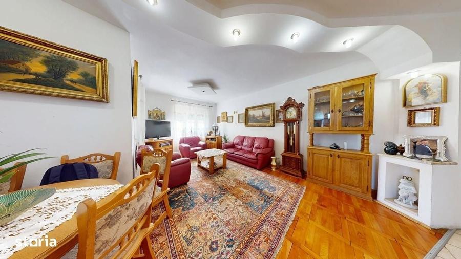 Casă cu 4 camere în Trei Stejari