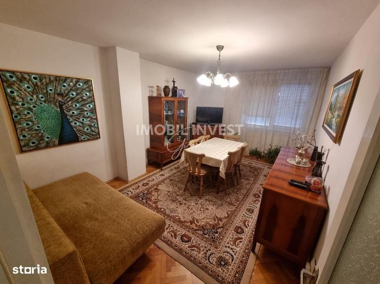 Apartament cu 4 camere în Cetate