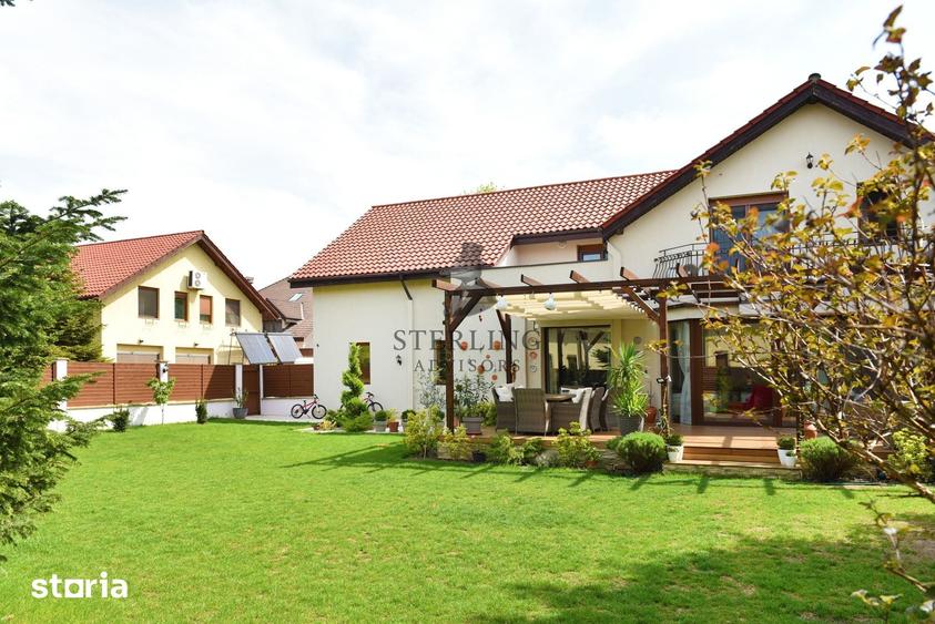 Casă cu 5 camere cu Teren 696 Mp în Central