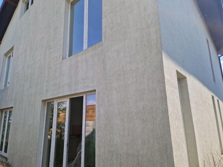 Casă cu 4 camere în Central