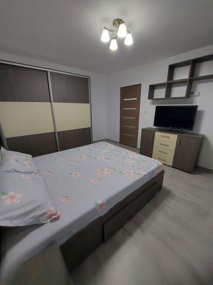 Garsonieră decomandată în 1 Mai