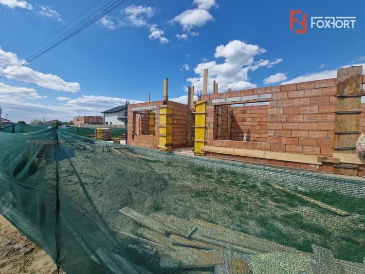 Duplex cu 3 camere cu Teren 300 Mp în Bucovăț (Remetea Mare)