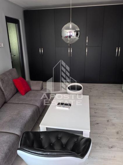 Apartament cu 3 camere decomandat, mobilat în Soarelui