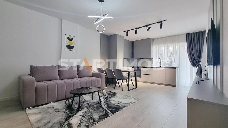 Apartament cu 2 camere decomandat în Tractorul