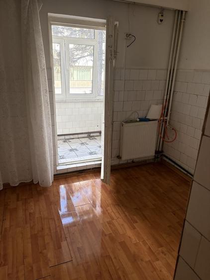Apartament cu 2 camere decomandat în Eremia