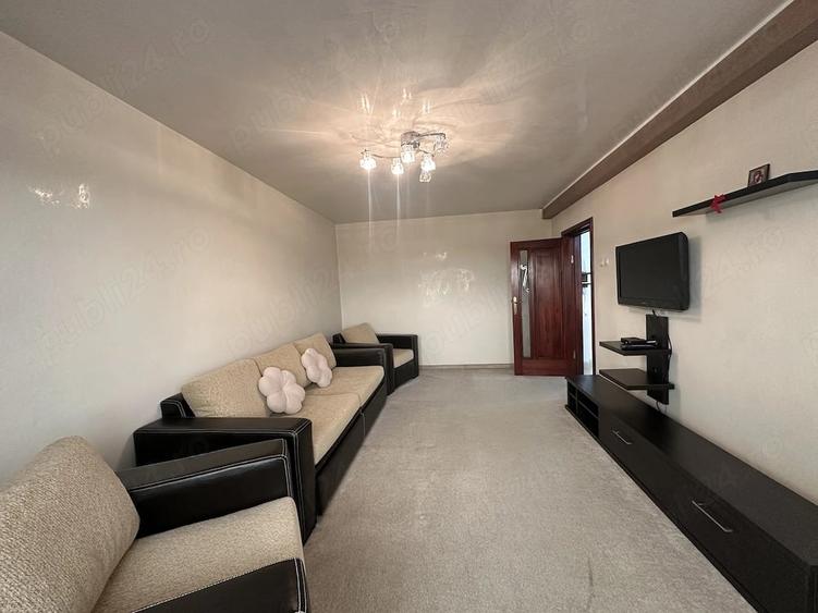 Apartament cu 2 camere decomandat în Republicii