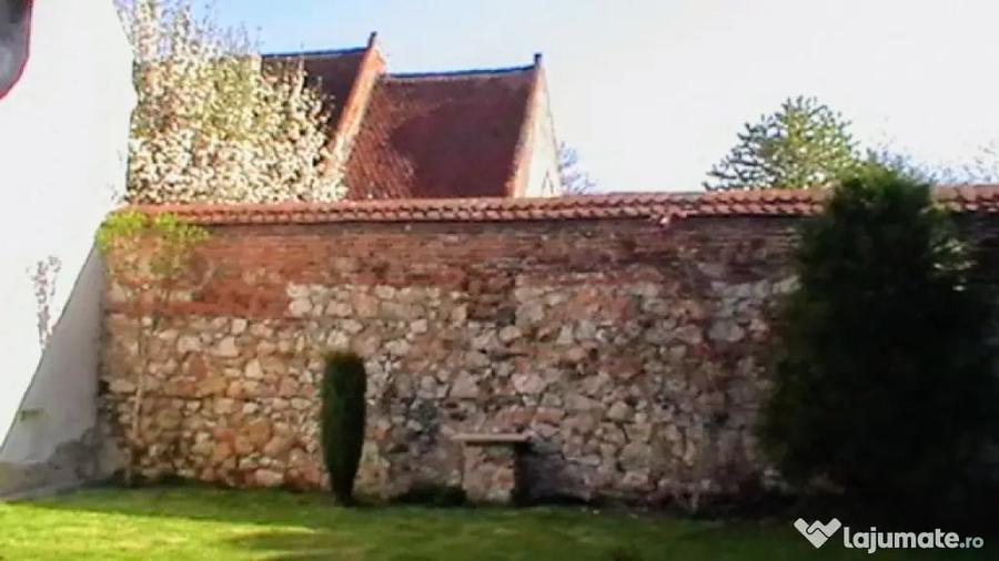 Casă cu 7 camere în Cristian