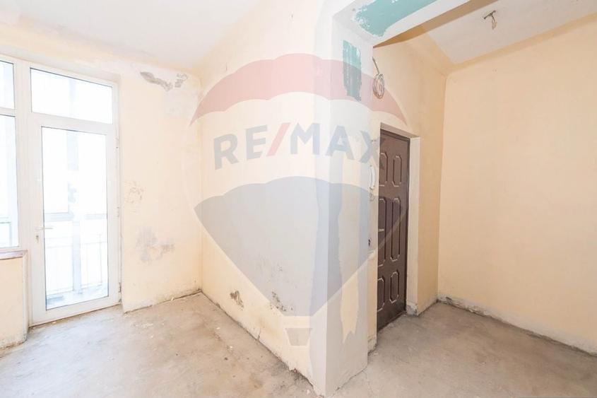 Apartament cu 4 camere decomandat în Moșilor