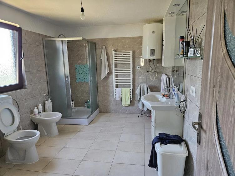 Casă cu 2 camere cu Teren 3442 Mp în Rusănești