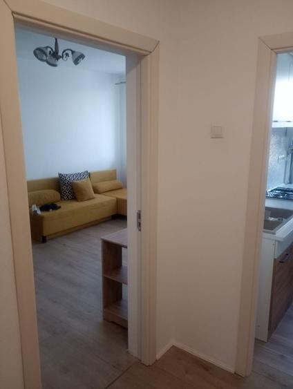 Inchiriez apartament 2 camere - 1