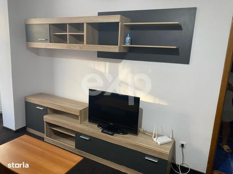 Apartament cu 2 camere semidecomandat în Calea București