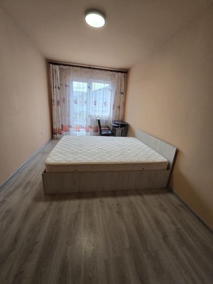 Apartament cu 3 camere decomandat în Sânpetru