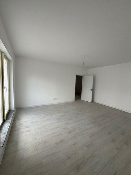 Apartament cu 3 camere decomandat în Theodor Pallady
