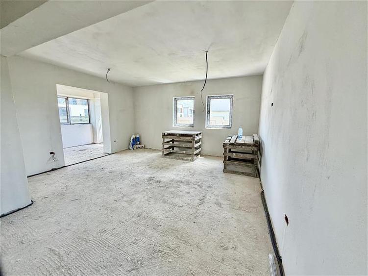Duplex cu 4 camere cu Teren 200 Mp în Miroslava