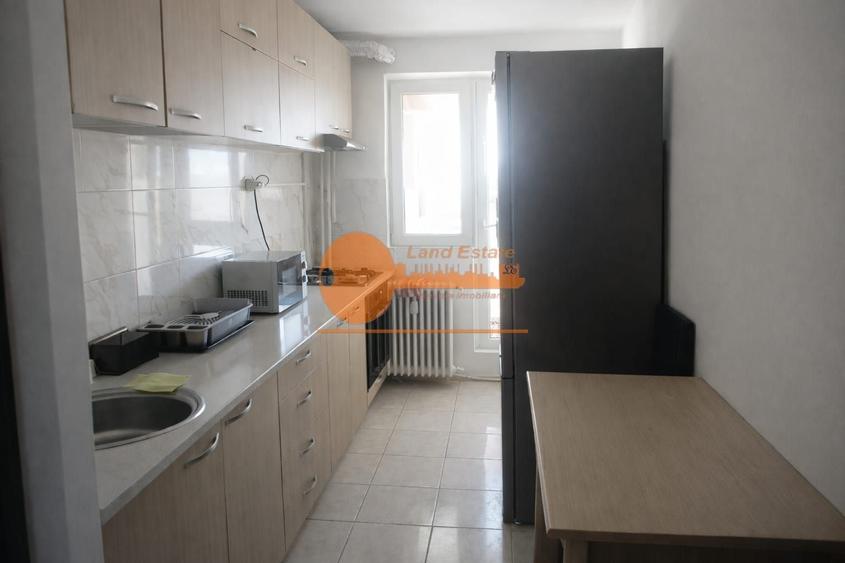Apartament cu 3 camere decomandat, mobilat în Dristor