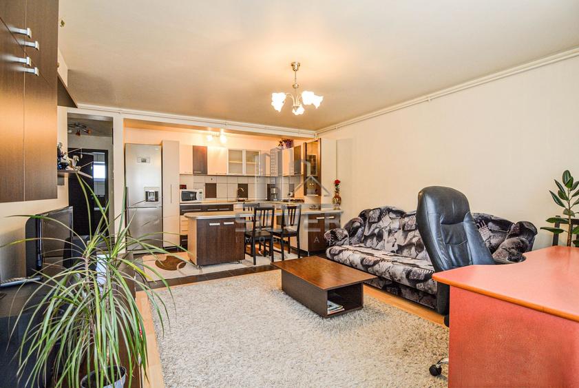 Apartament cu 3 camere semidecomandat, mobilat în Florești — fotografia 2