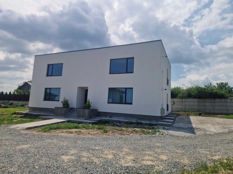 Apartament cu 2 camere decomandat în Valea Adâncă