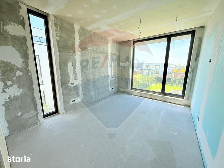 Casă cu 5 camere cu Teren 753 Mp în Balotești