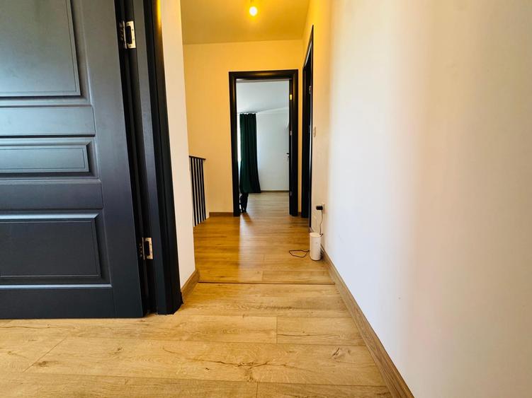 Casă cu 4 camere cu Canalizare în Exterior Vest