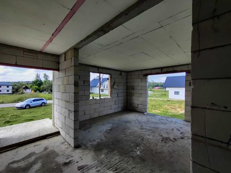 Casă cu 4 camere în Voitinel