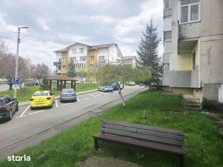 Apartament cu 4 camere în Calea Romanului