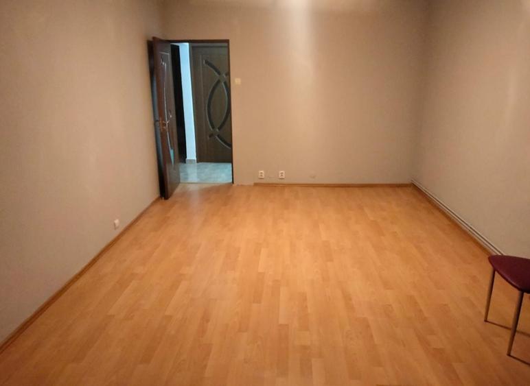Apartament cu 2 camere decomandat în 13 Decembrie