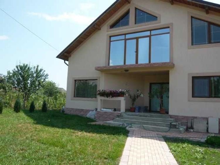 Casă cu 4 camere în Cocorăștii Mislii