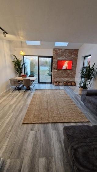 Duplex cu 4 camere cu Canalizare în Păulești