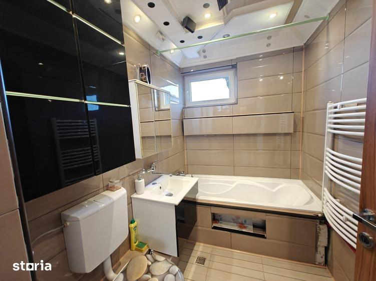 Apartament cu 3 camere în Zorilor