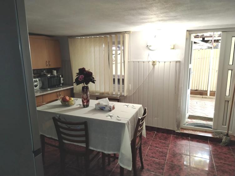 Duplex cu 4 camere cu Canalizare în Central
