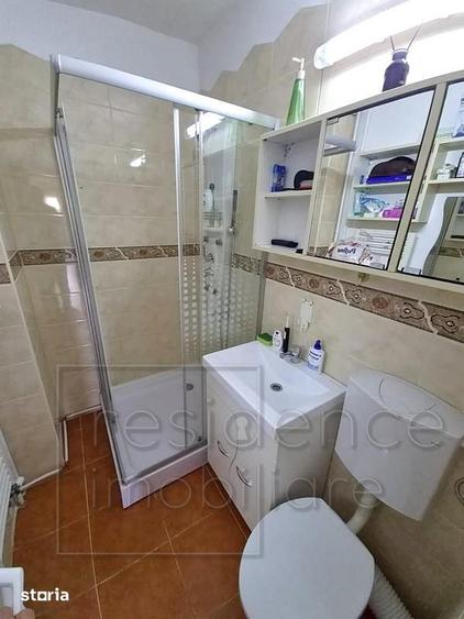 Apartament cu 4 camere decomandat în Plopilor
