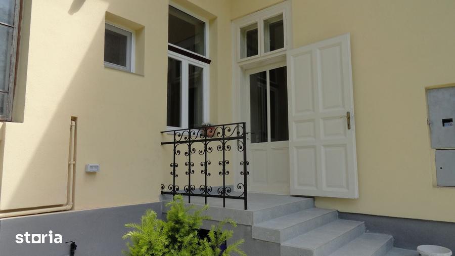 Casă cu 3 camere cu Teren 300 Mp în Central