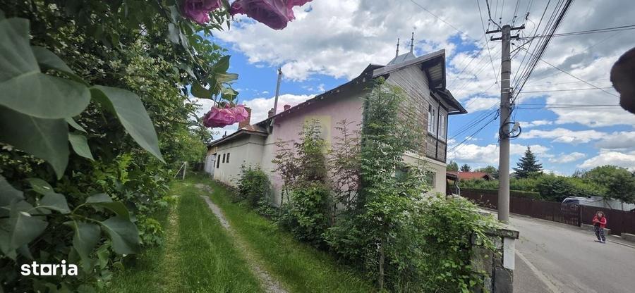 Casă cu 4 camere în Central