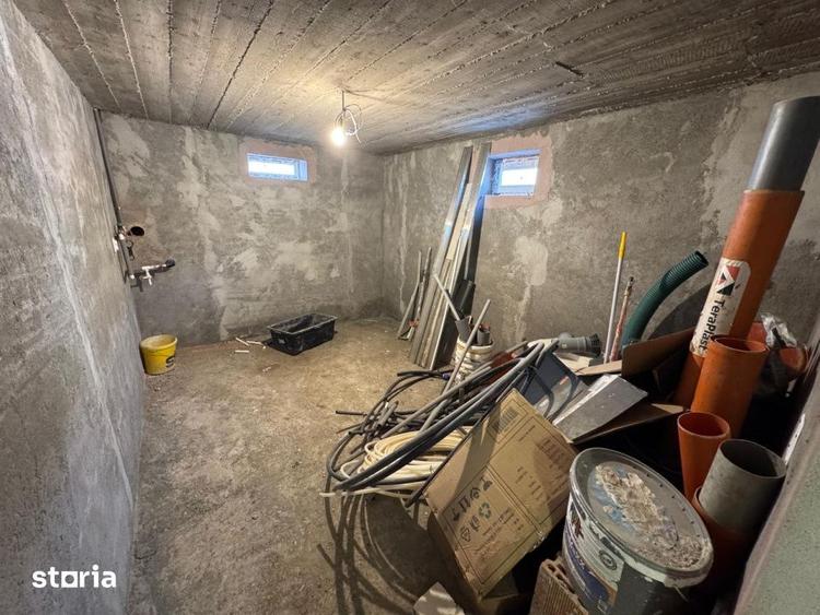 Casă cu 7 camere cu Teren 1062 Mp în Ghercești