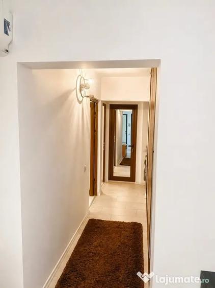 Apartament cu 3 camere decomandat în Calarași 4