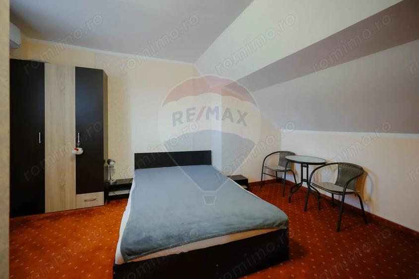 Apartament cu 4 camere decomandat în Central