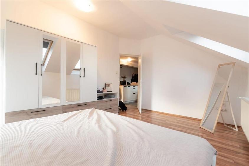 Apartament cu 3 camere decomandat în Paleu