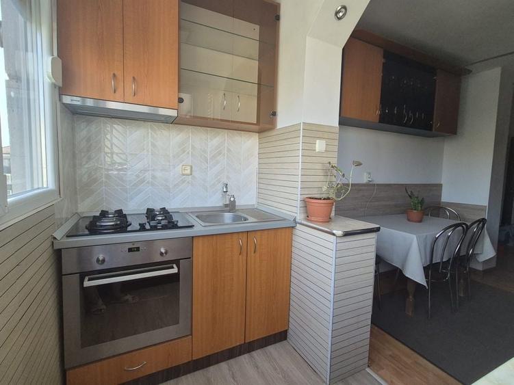 Apartament cu 3 camere decomandat în Exterior Vest