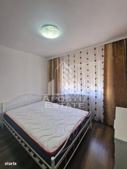 Apartament cu 3 camere, mobilat în Central